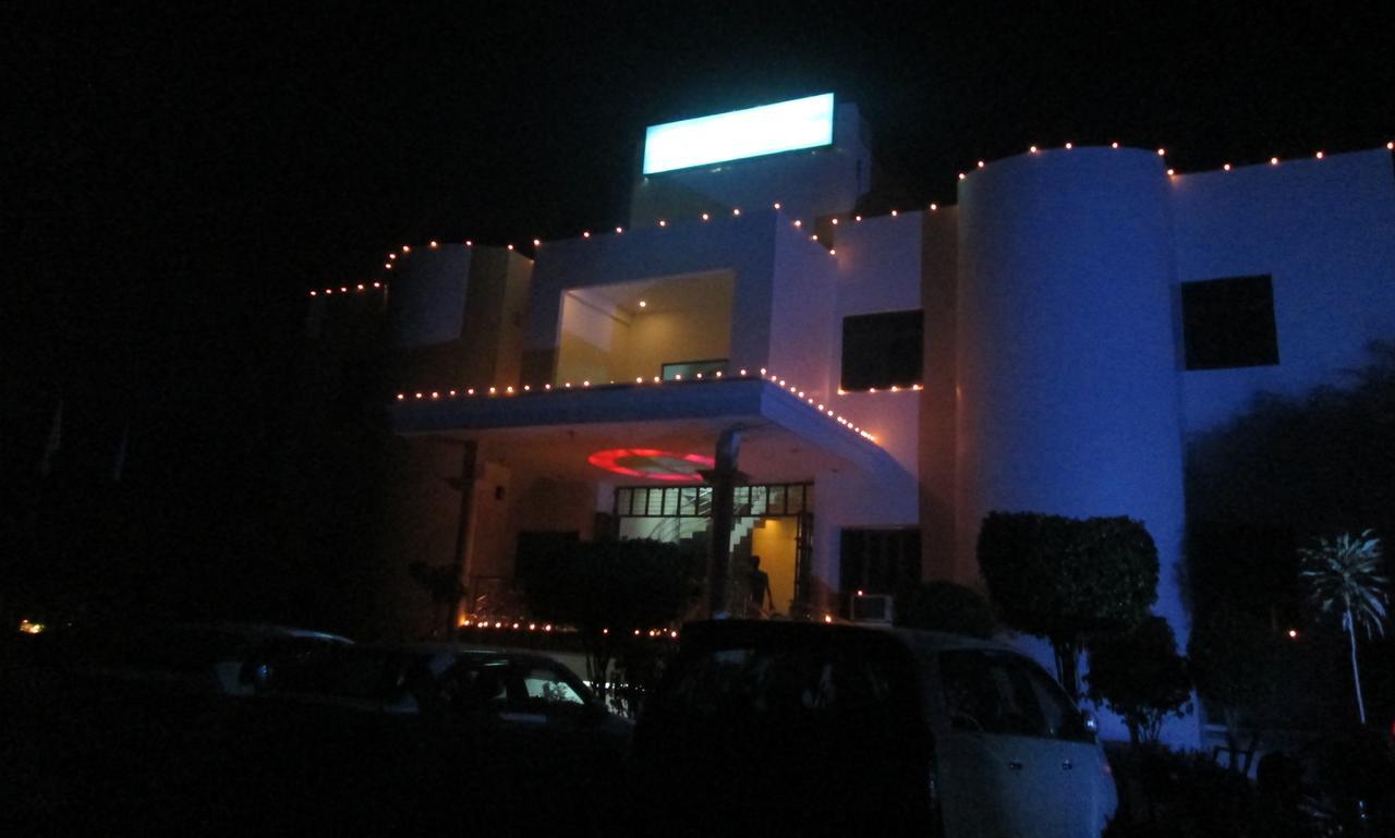 Ramprastha Hotel Ayodhya Exterior photo